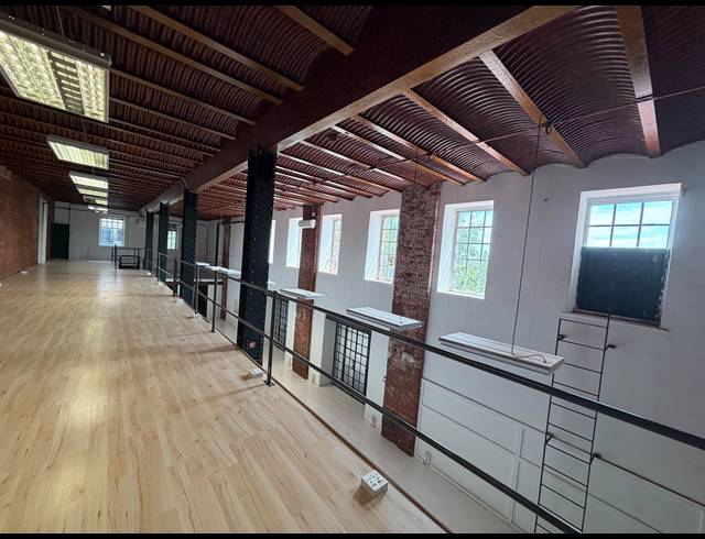 300M² BUILDING TO LET IN WOODSTOCK